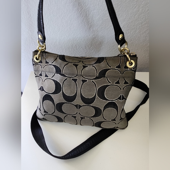 Coach Poppy Signature Hippie Bag - Picture 11 of 14